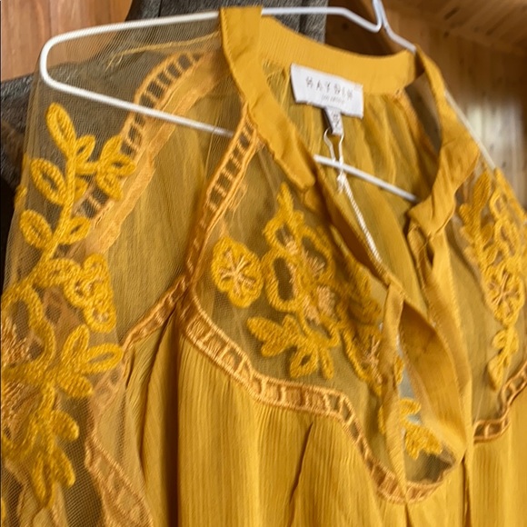 Yellow blouse - Picture 5 of 5